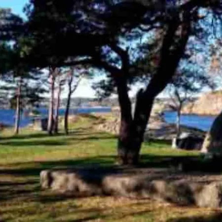 Idyllisk Lite Anneks Med Enestaende Uteplass *