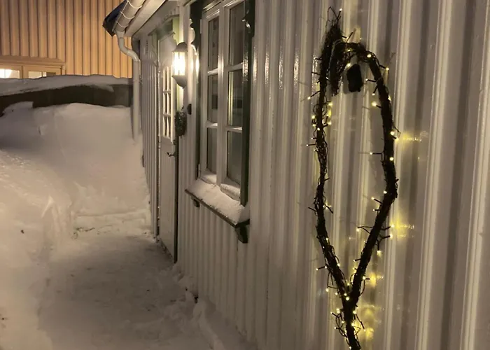 Apartament Idyllisk Lite Anneks Med Enestaende Uteplass Larvik