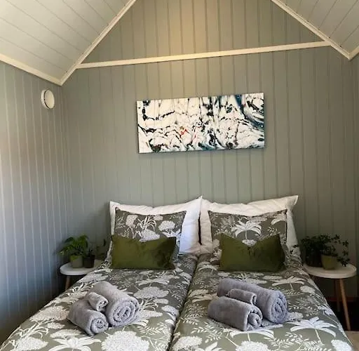 Apartmán Idyllisk Lite Anneks Med Enestaende Uteplass